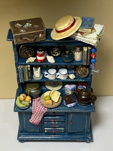 Dolls house 12th scale - house, 1/12th