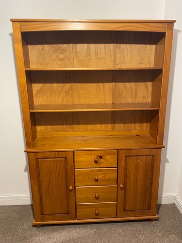 Solid pine welsh - solid, dresser