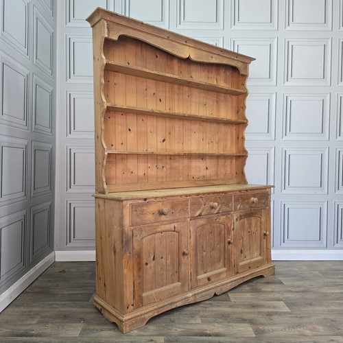 Vintage pine welsh - vintage,