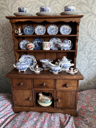 Miniature oak welsh dresser - oak,
